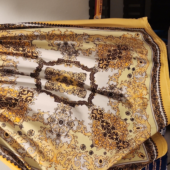 Dress - Picture 6 of 6